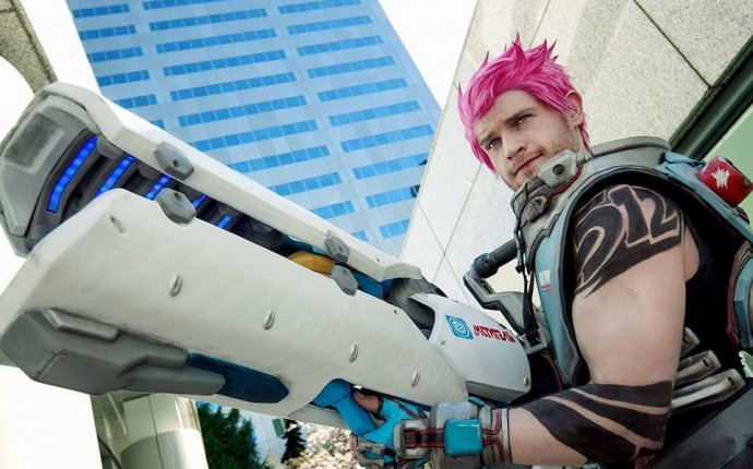 Необычный косплей на Зарю (Overwatch)